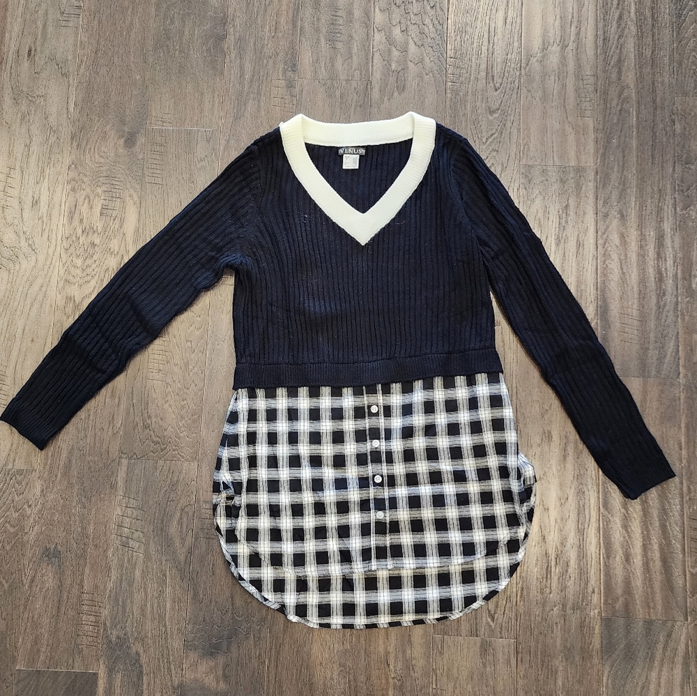 VENUS Twofer color block sweater, size M